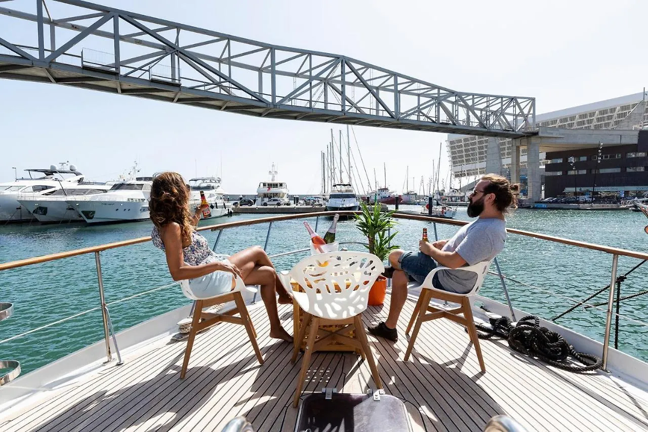 Botel C120 - Charming Boat In Port Forum Barcelona Spain