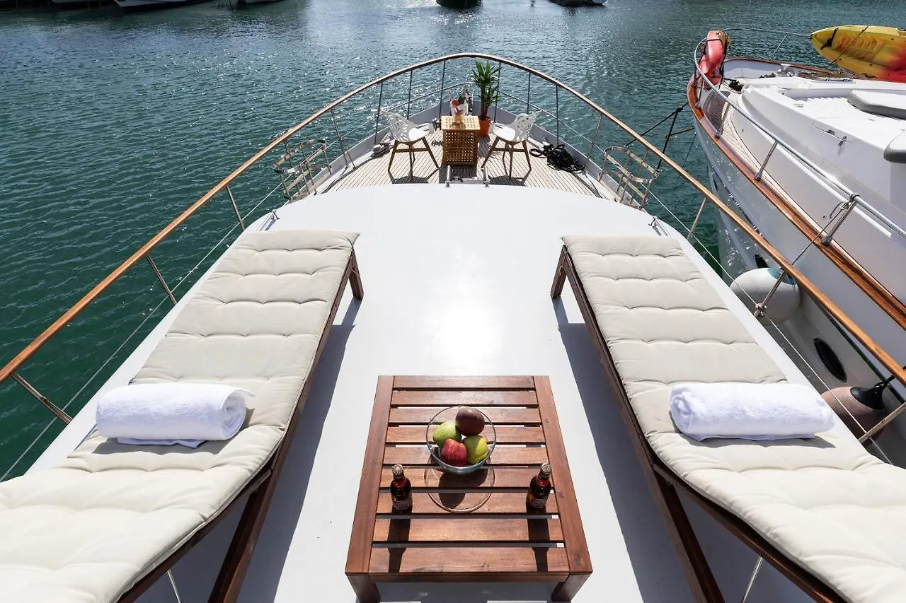 برشلونة C120 - Charming Boat In Port Forum 0*,