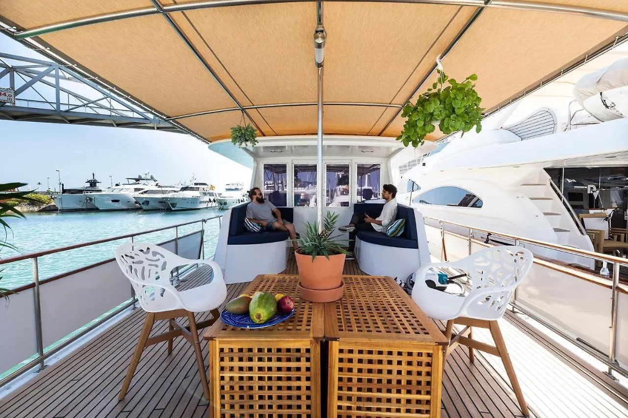 C120 - Charming Boat In Port Forum Barcelona Botel