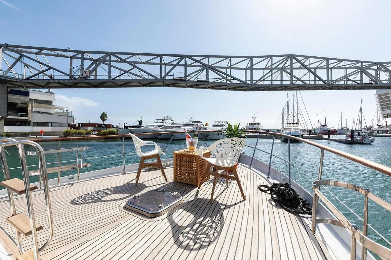 برشلونة C120 - Charming Boat In Port Forum